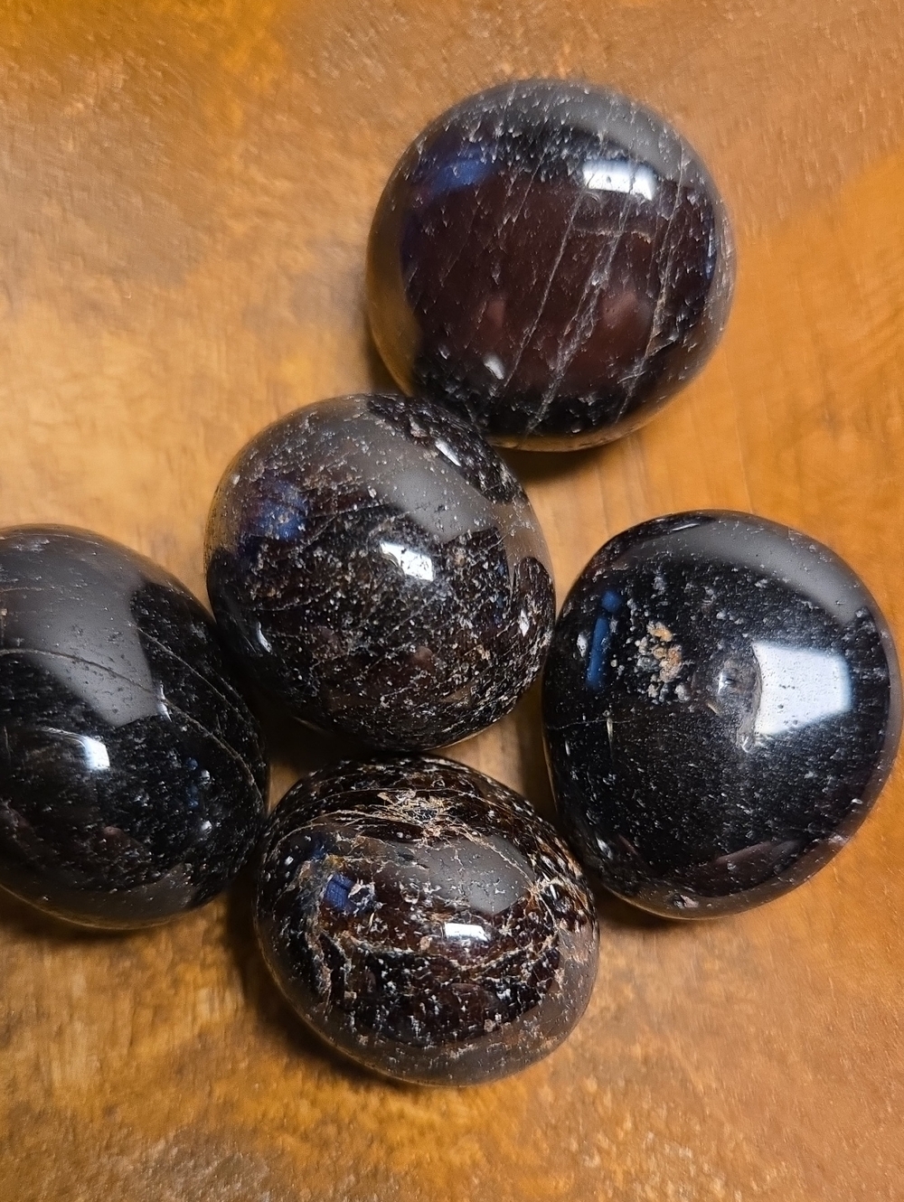 Polished Garnet Stones